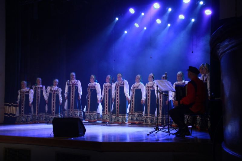 Народный коллектив хор русской песни «Родные напевы»